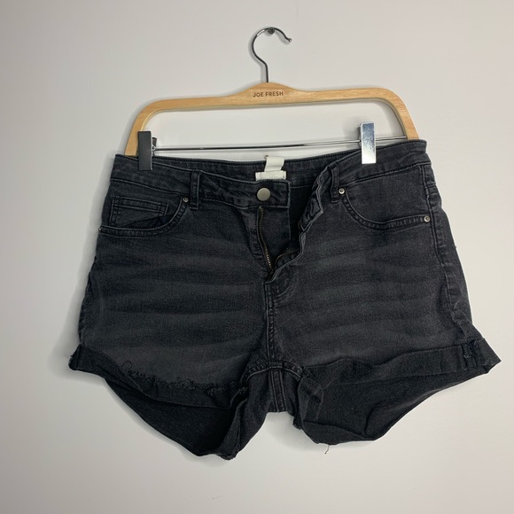 H&M stretchy jean shorts. Cuffed. - Picture 1 of 2
